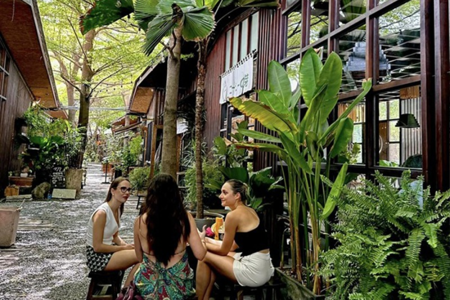 thiet-ke-quan-cafe-2-mat-tien-27