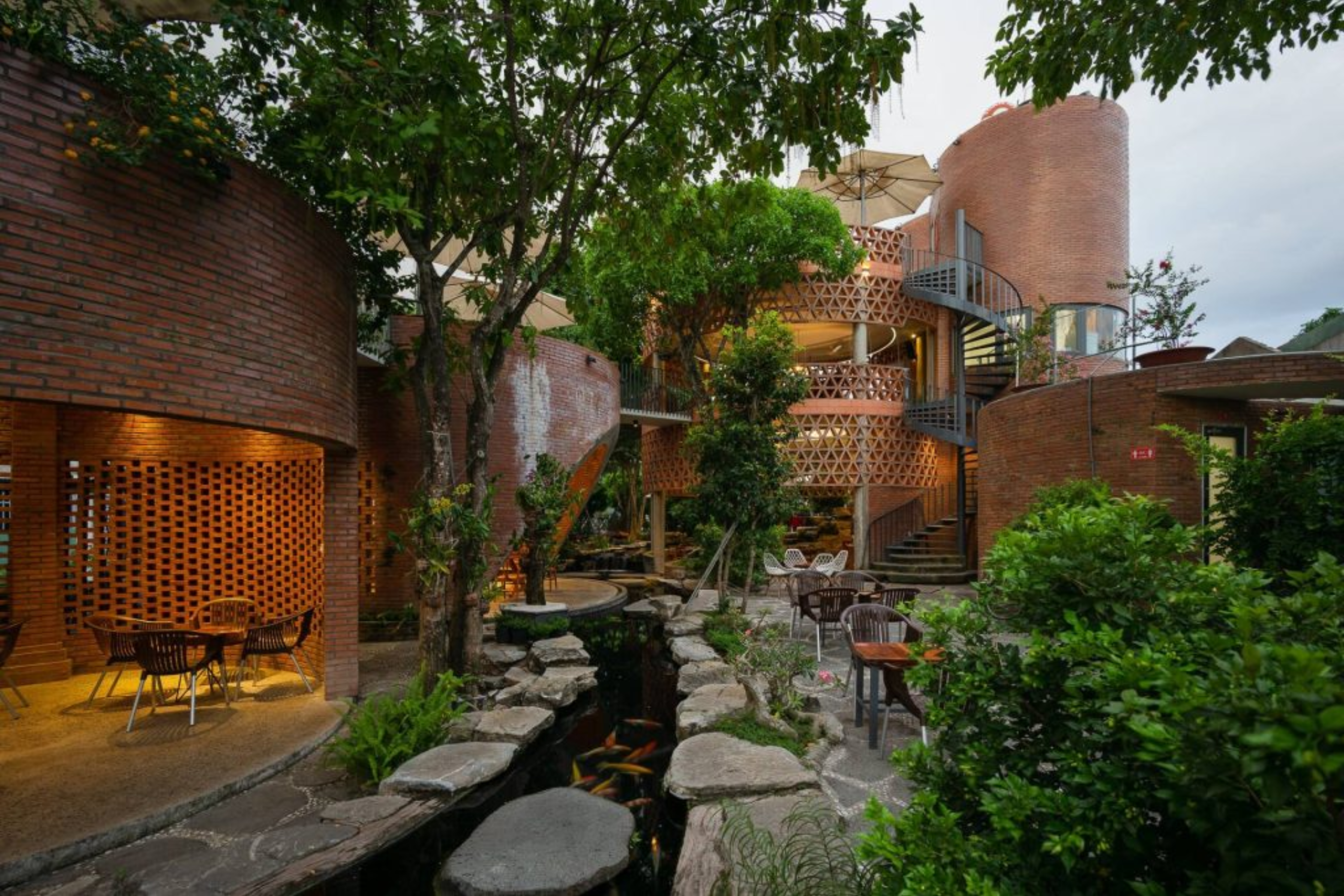 thiet-ke-quan-cafe-ca-koi-9