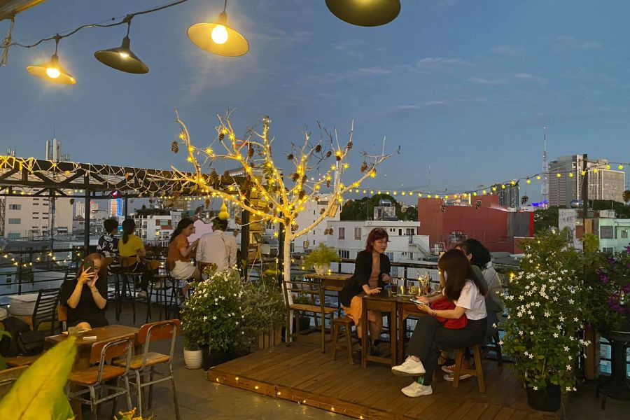 thiet-ke-quan-cafe-rooftop-17