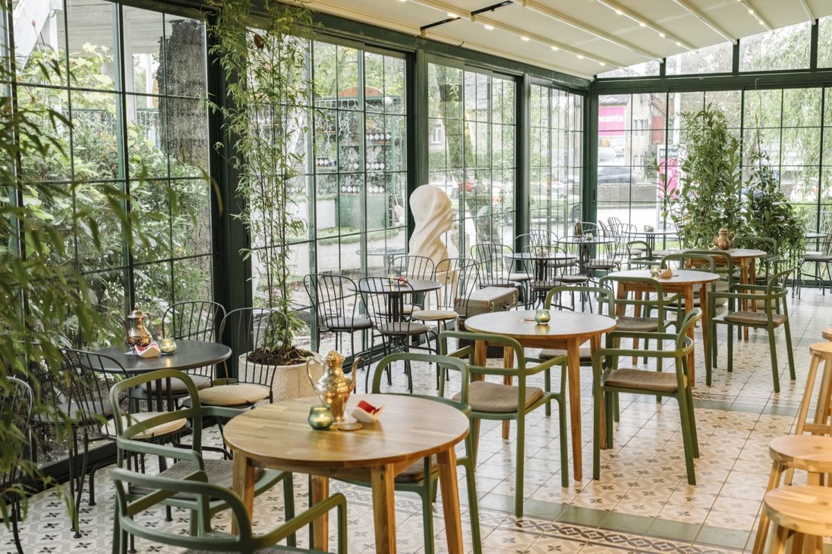 thiet-ke-quan-cafe-bang-kinh-12