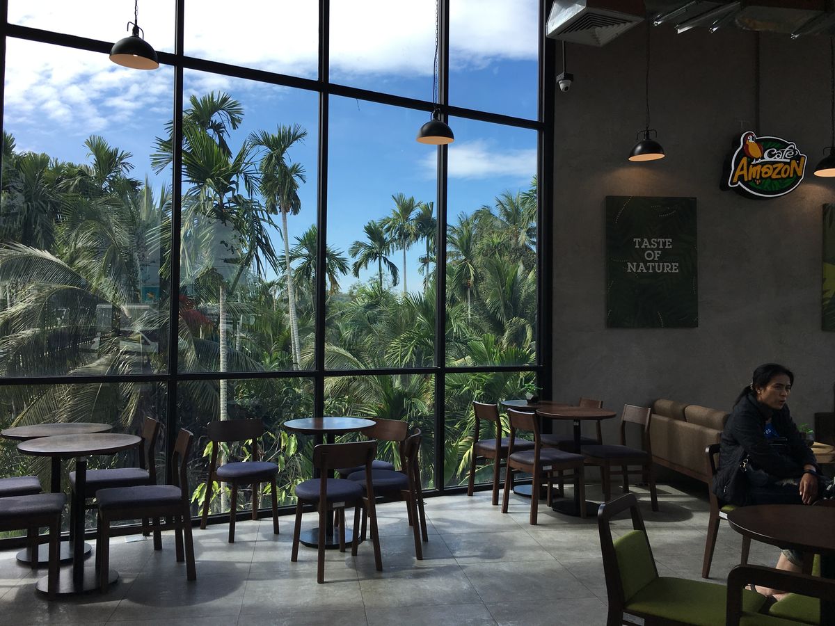 thiet-ke-quan-cafe-bang-kinh-2