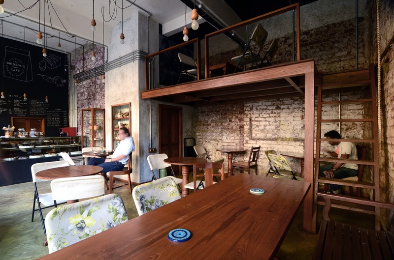 thiet-ke-quan-cafe-co-gac-lung-11